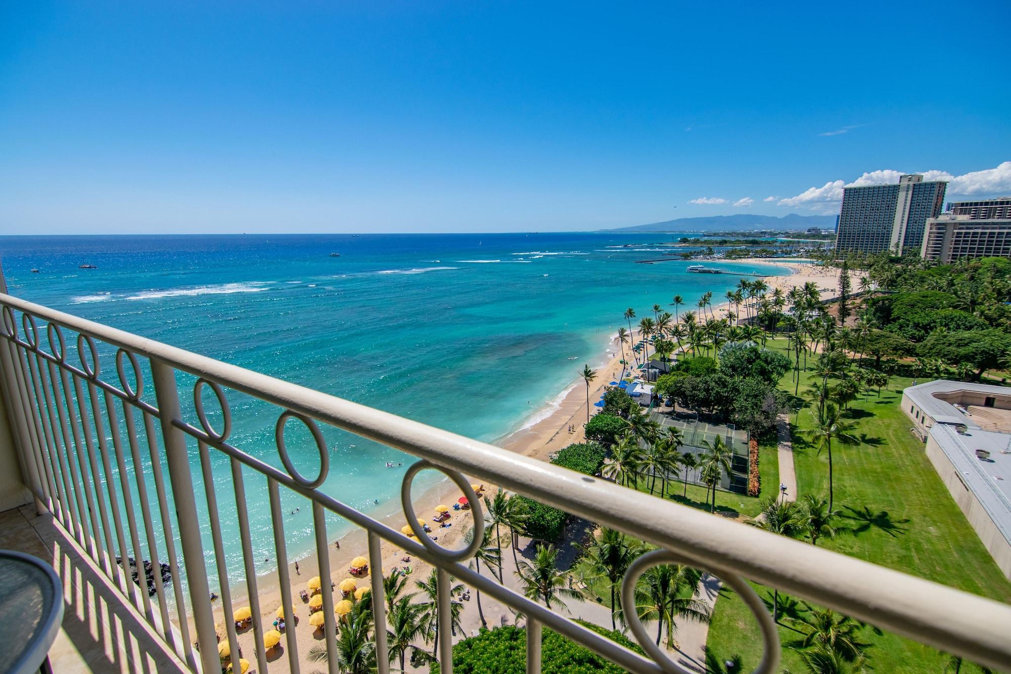 Waikiki Shore By Outrigger Honolulu Exterior photo